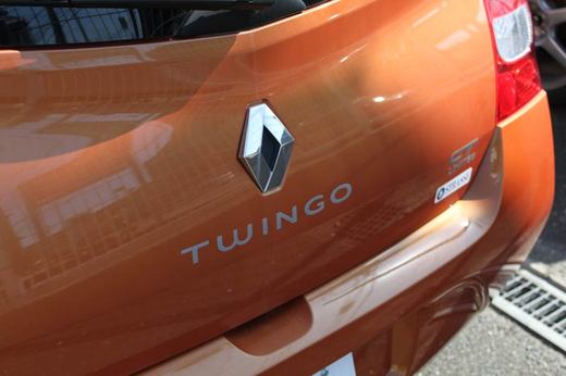 NEW_twingo02.jpg