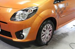 NEW_twingo06.jpg