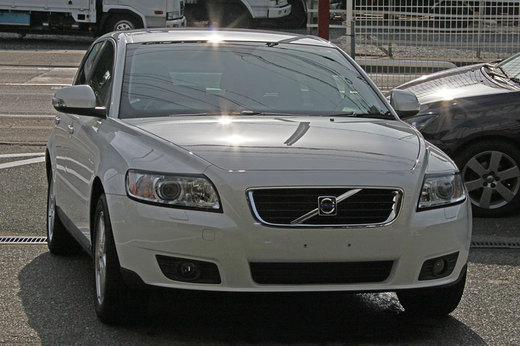 volvo_v50_07.jpg