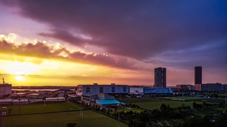 香椎浜よりの博多湾の夕日